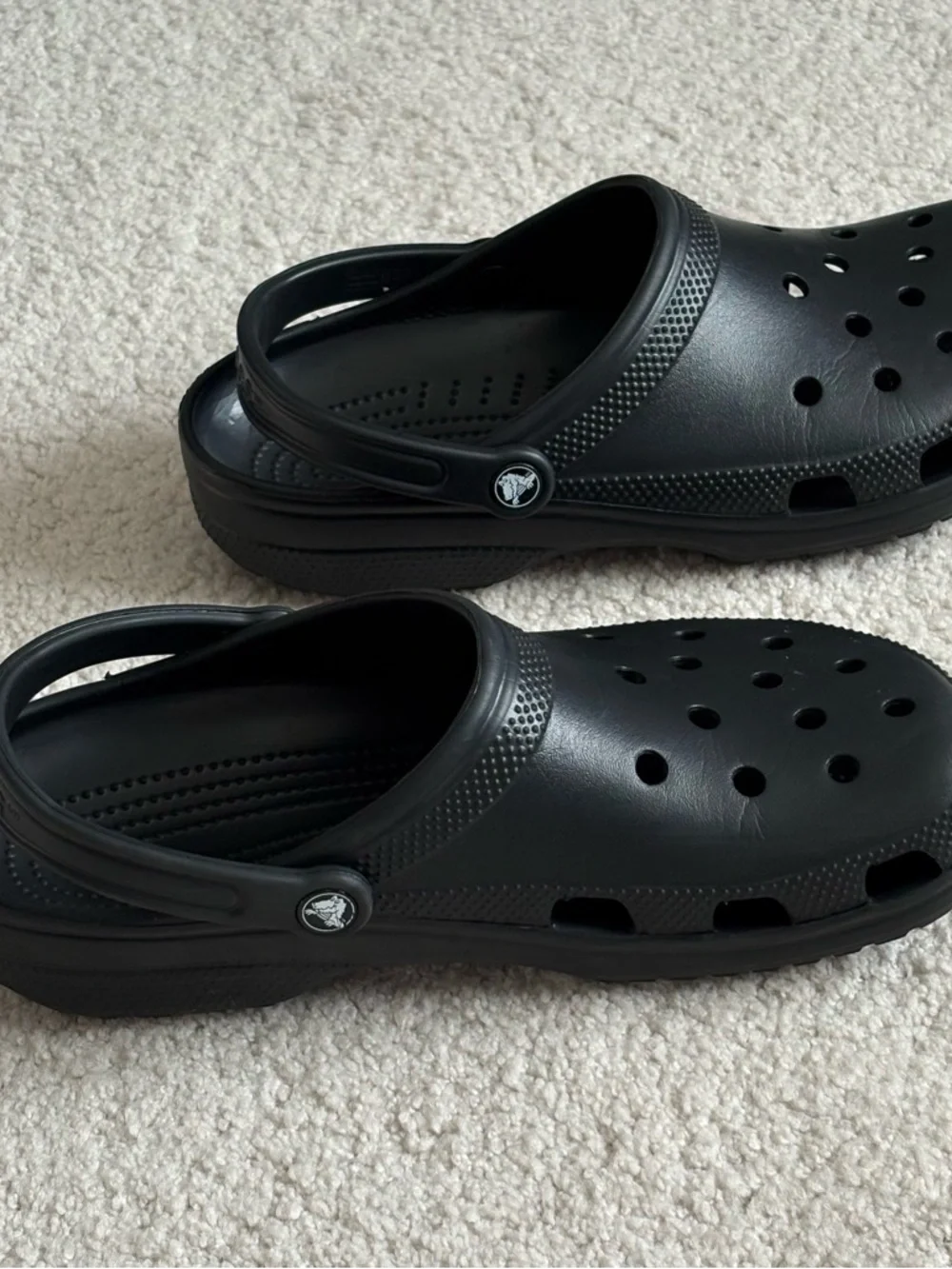 CROCS Classic Clog in Black excellent condition - Picture 4 of 9